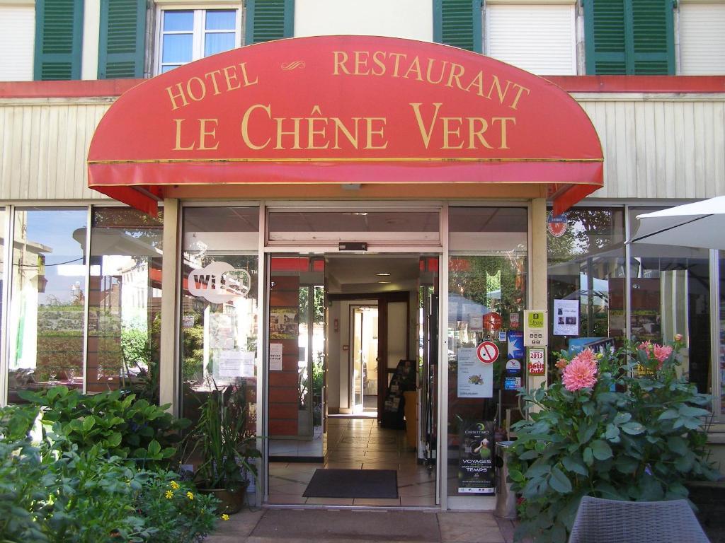 Logis Hotel-Restaurant Le Chene Vert Saint-Pourcain-sur-Sioule Exterior photo